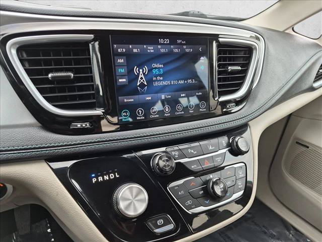 Used 2018 Chrysler Pacifica Limited w/ Advanced Safetytec Group FWD image 21