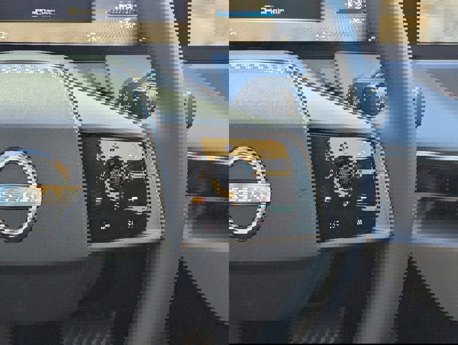 New 2026 Nissan Leaf Platinum+ w/ Cargo Package (Platinum+) image 28