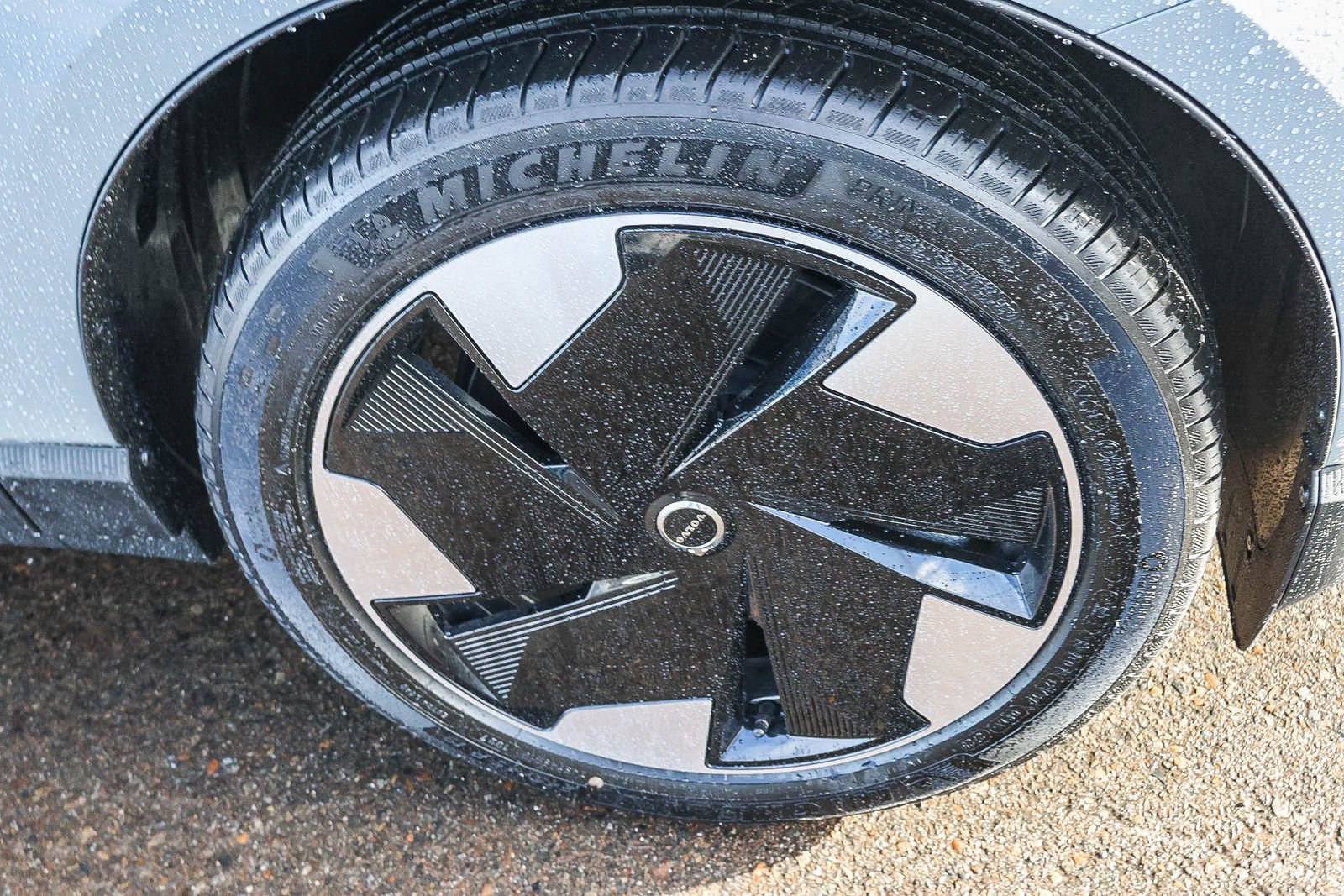 New 2026 Volvo EX30 Plus w/ Climate Package image 13