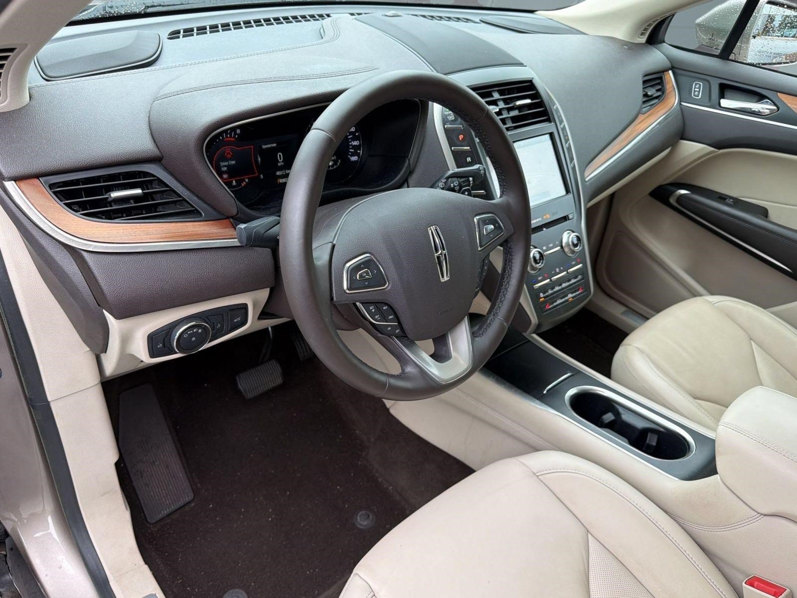 Used 2019 Lincoln MKC Select w/ Select Plus Package FWD image 4
