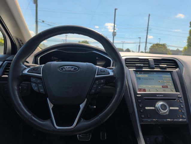 Used 2018 Ford Fusion Titanium AWD/4WD image 17