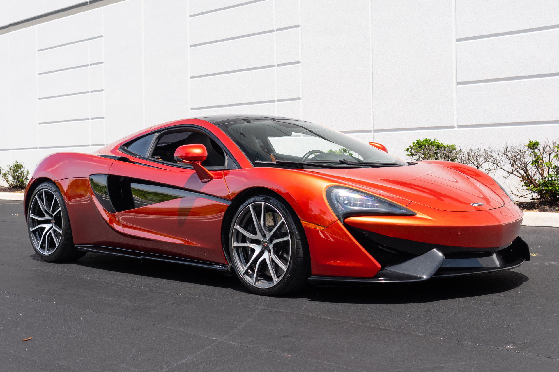 Used 2018 McLaren 570S RWD image 4
