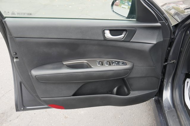 Used 2020 Kia Optima LX image 11