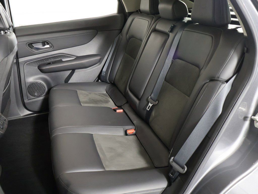 Used 2023 Nissan Ariya FWD image 33