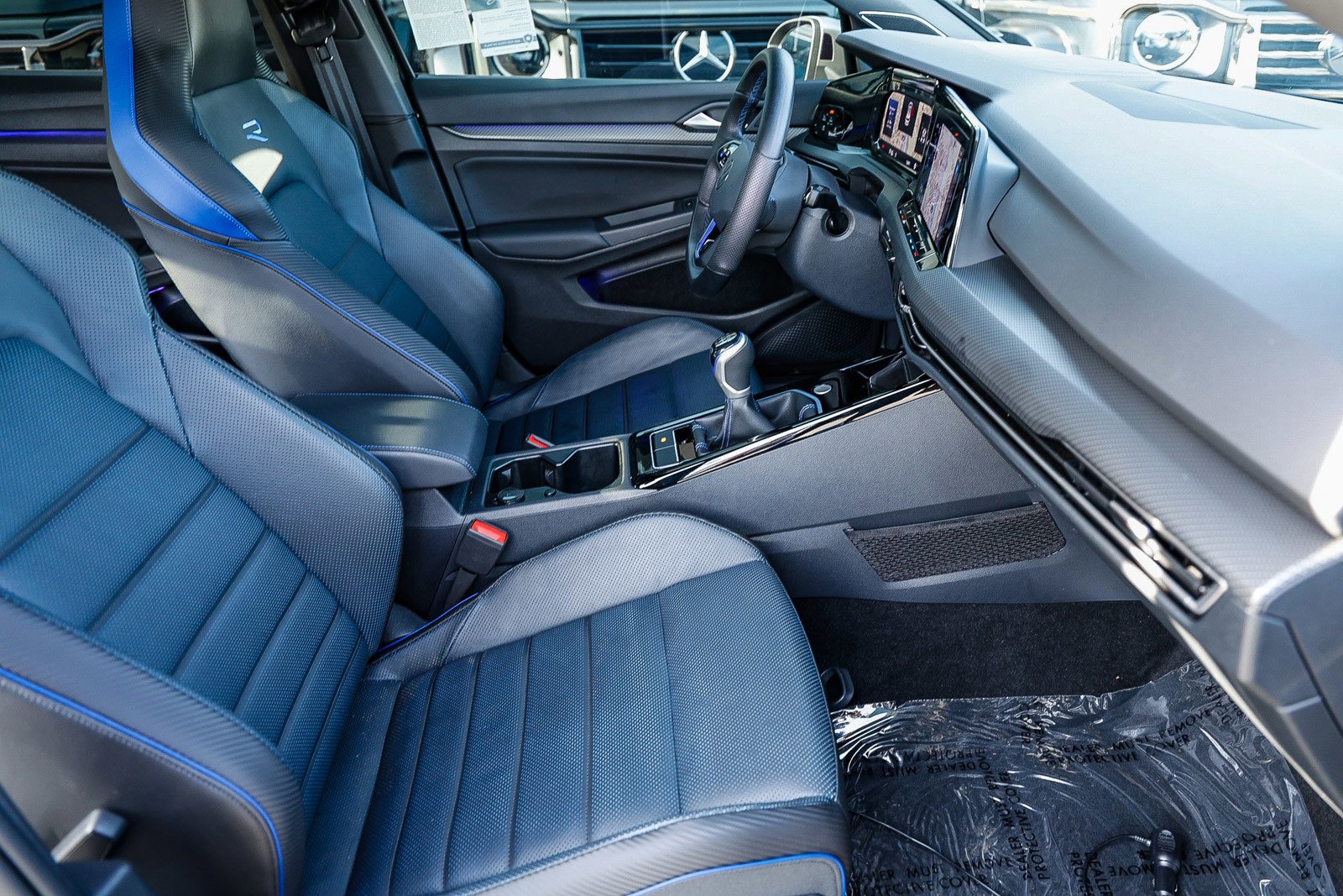 Used 2024 Volkswagen Golf R 2.0T image 17