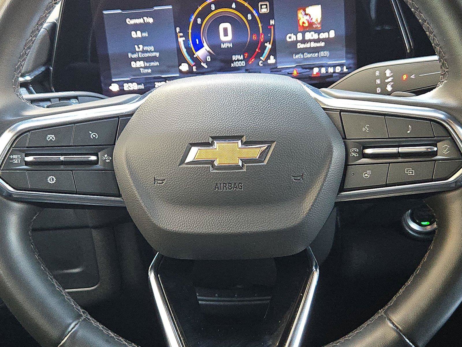 Used 2025 Chevrolet Tahoe Premier AWD/4WD image 16