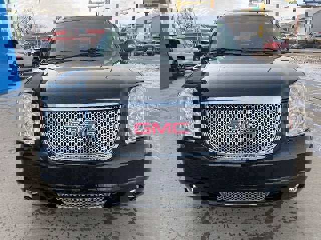 Used 2012 GMC Yukon XL Denali image 3