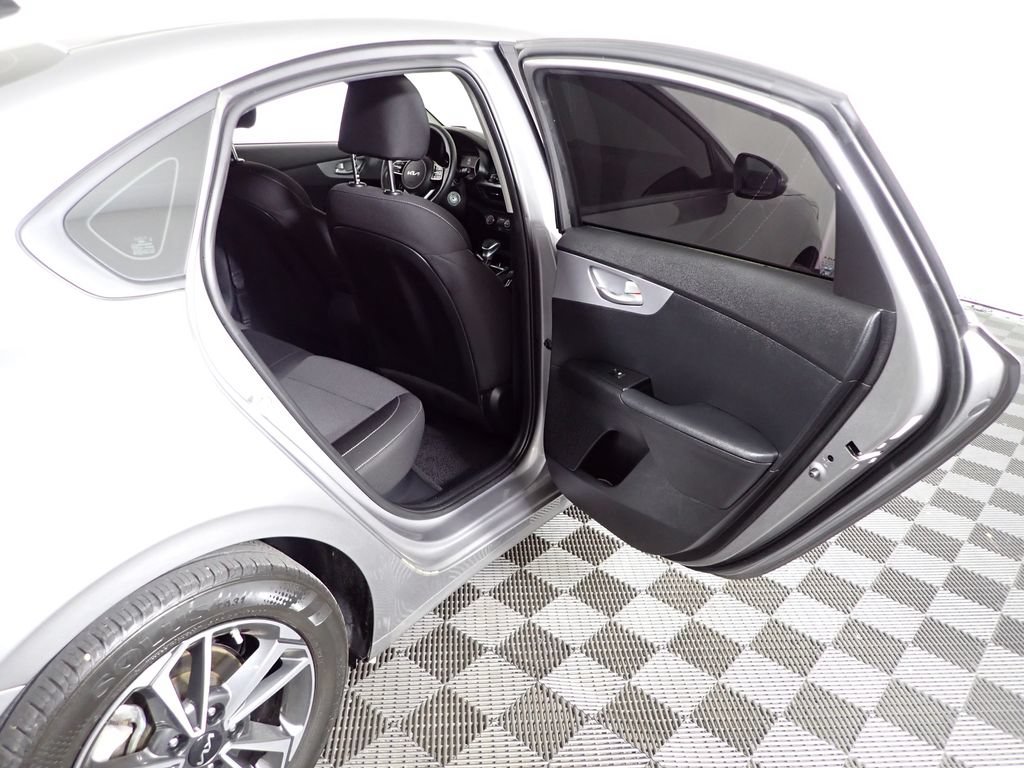 Used 2023 Kia Forte LXS w/ LXS Technology Package FWD image 32