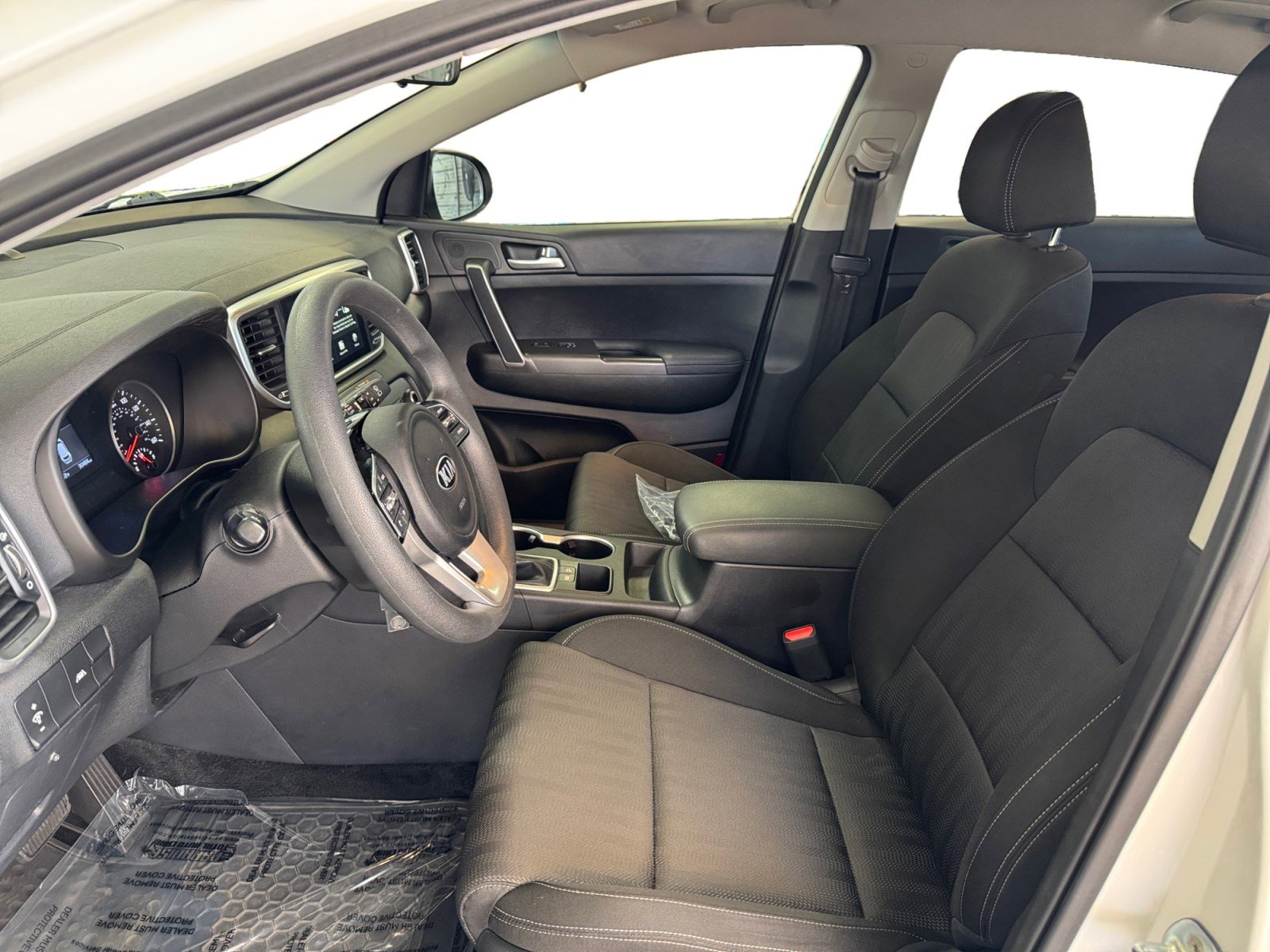 Used 2022 Kia Sportage LX image 9