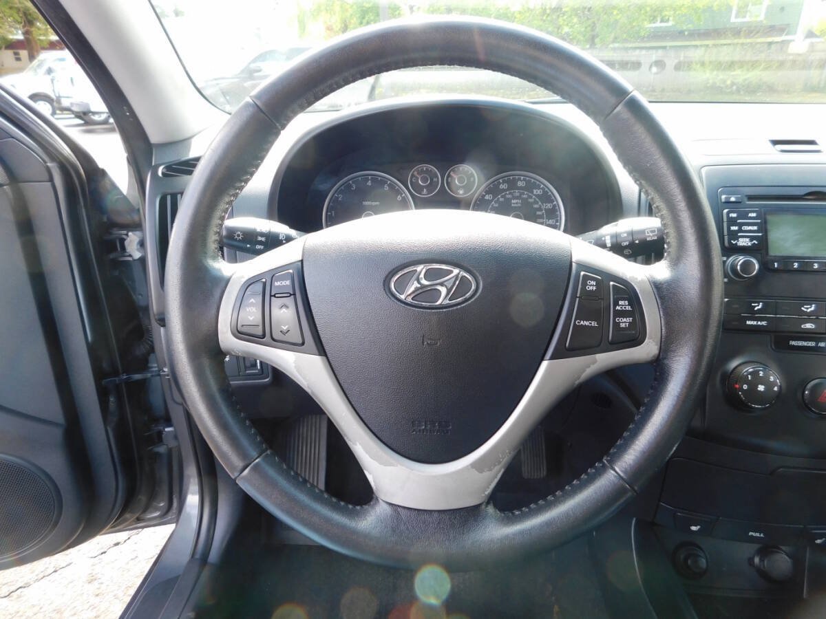Used 2009 Hyundai Elantra w/ Premium-Sport Pkg 2 FWD image 8
