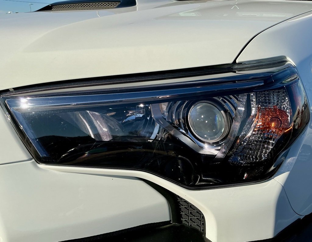 Used 2018 Toyota 4Runner TRD Off-Road Premium image 10