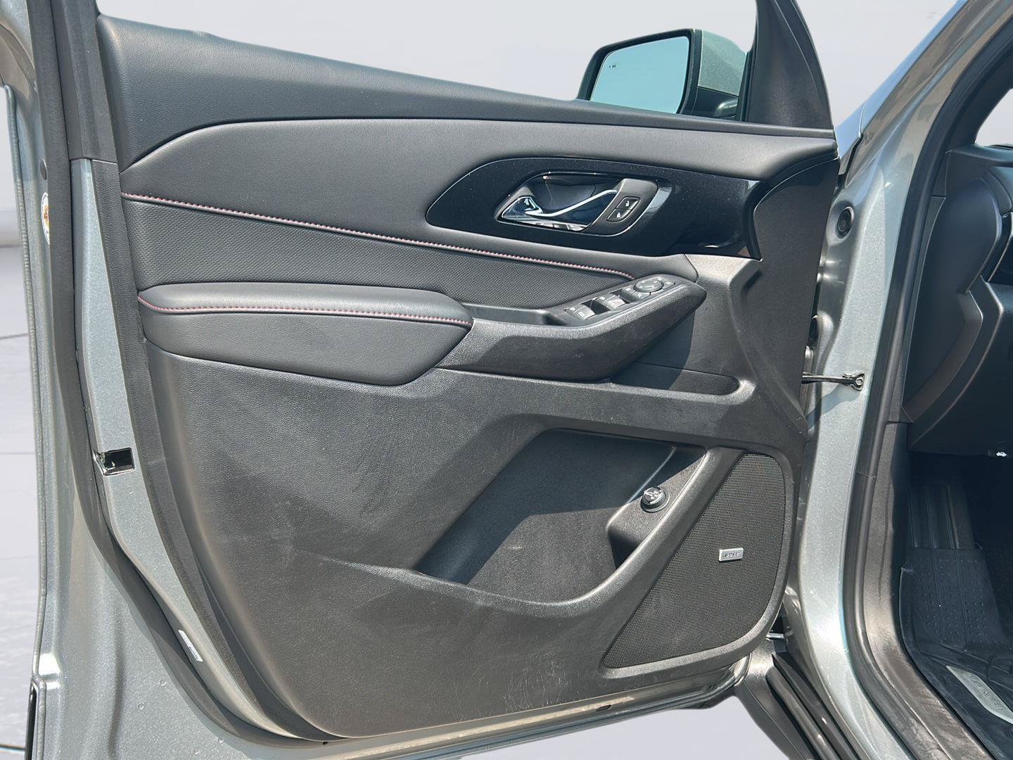 Used 2023 Chevrolet Traverse RS w/ LPO, Floor Liner Package AWD/4WD image 8