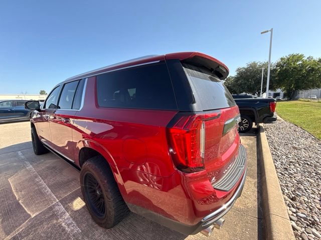 Used 2024 GMC Yukon XL Denali Ultimate AWD/4WD image 11