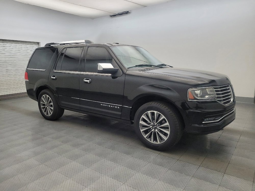 Used 2017 Lincoln Navigator Select RWD image 11