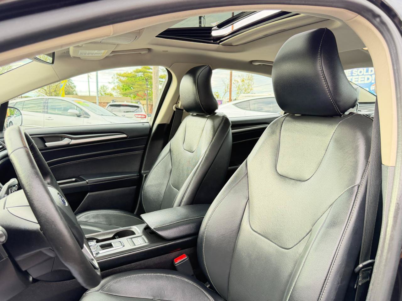 Used 2019 Ford Fusion Energi Titanium FWD image 13