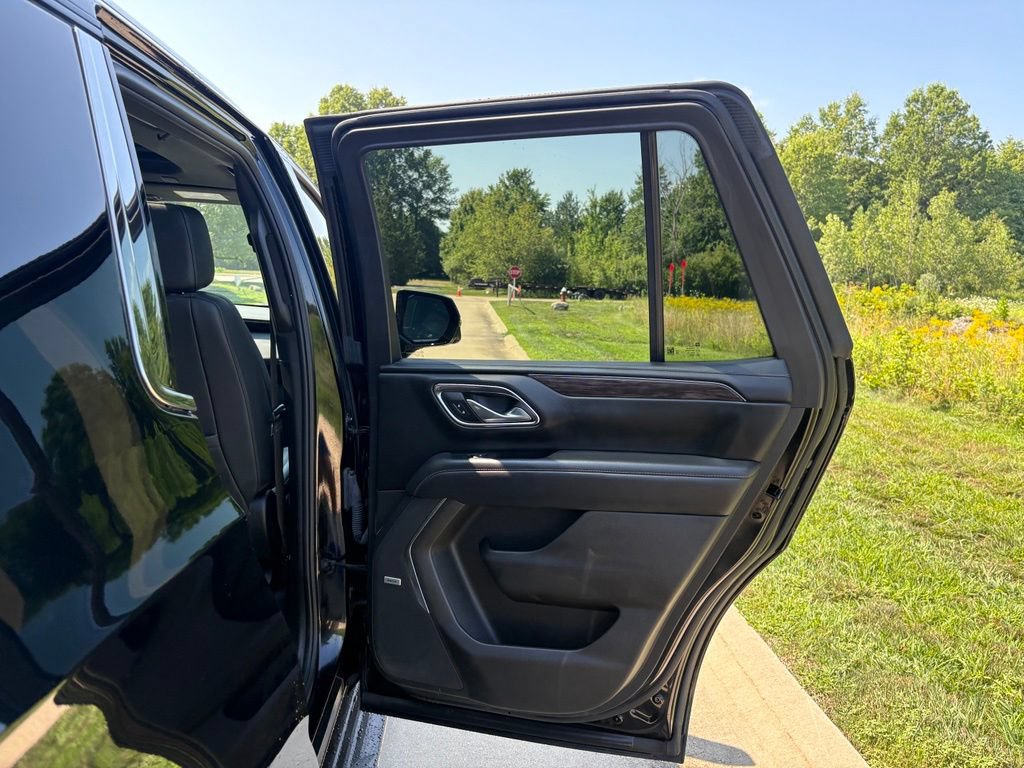 Used 2023 Chevrolet Tahoe LT w/ Luxury Package AWD/4WD image 46