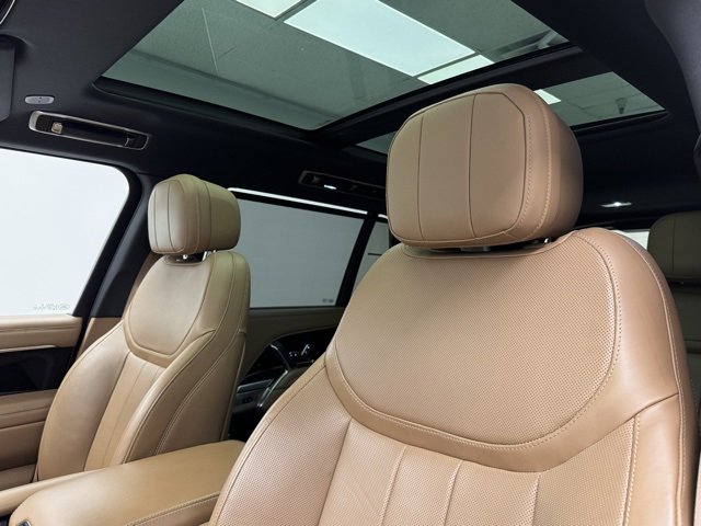 Used 2023 Land Rover Range Rover Long Wheelbase SE image 14