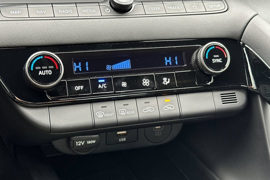 New 2026 Hyundai Elantra SEL FWD image 17