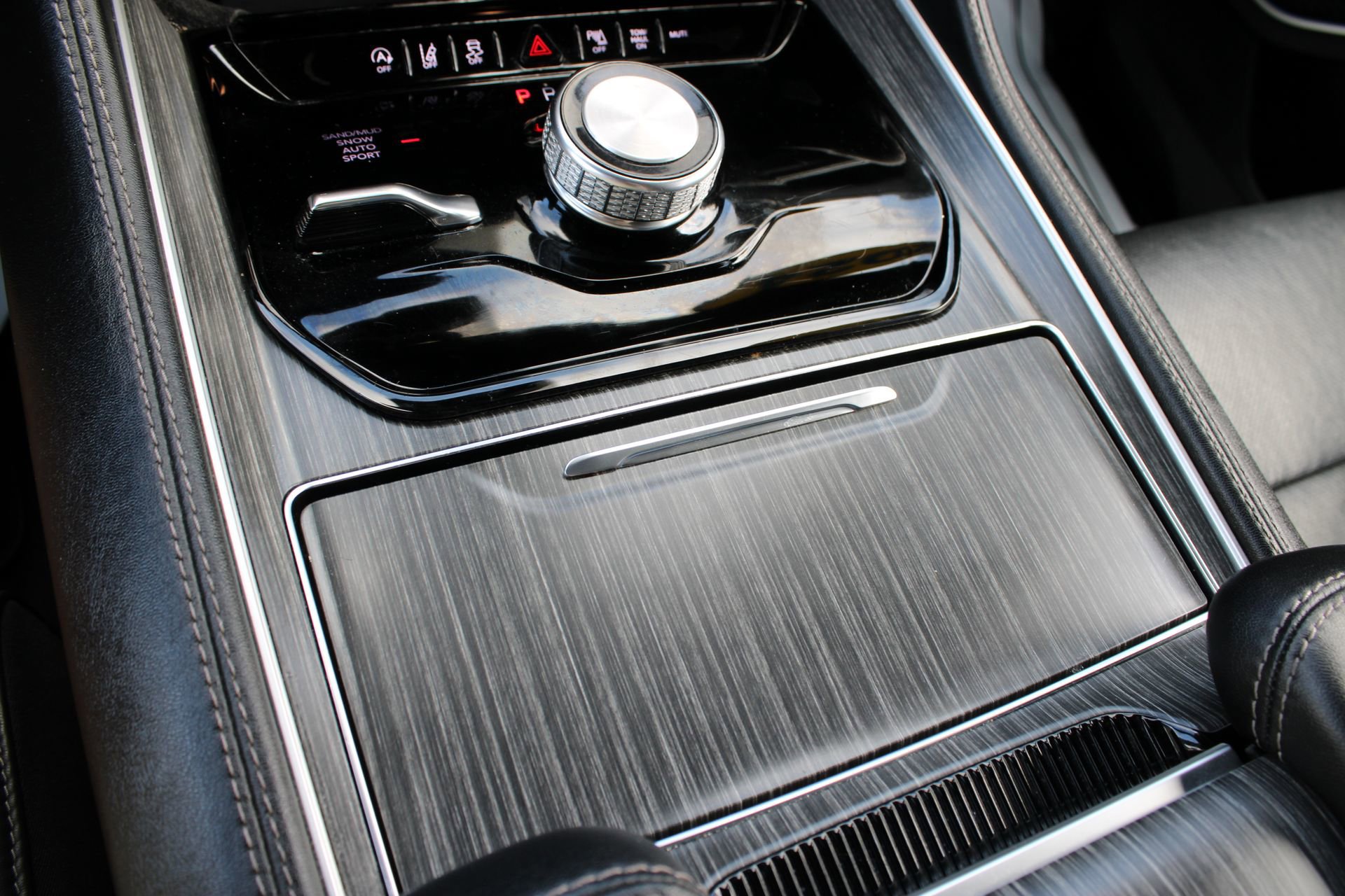 Used 2024 Jeep Wagoneer L Series II w/ Flexible Seating Group image 46