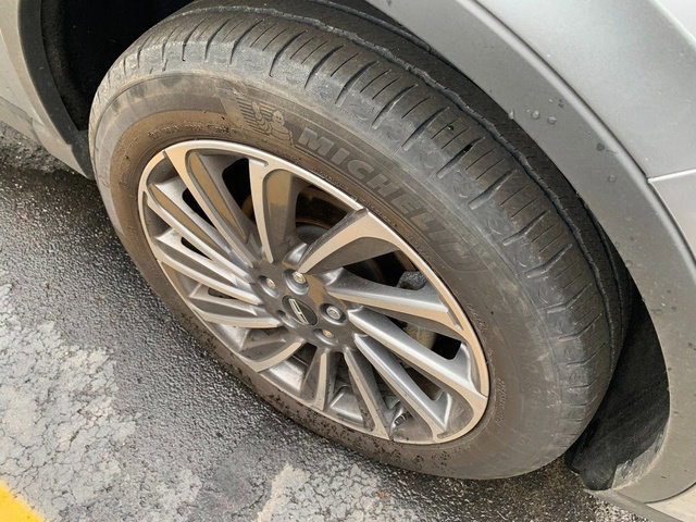 Certified 2023 Lincoln Corsair Reserve w/ Equipment Group 201A image 5