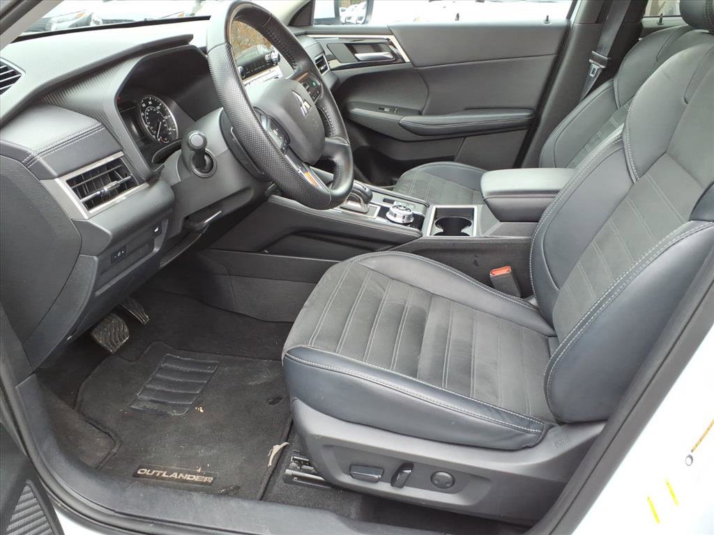 Used 2024 Mitsubishi Outlander SE image 7