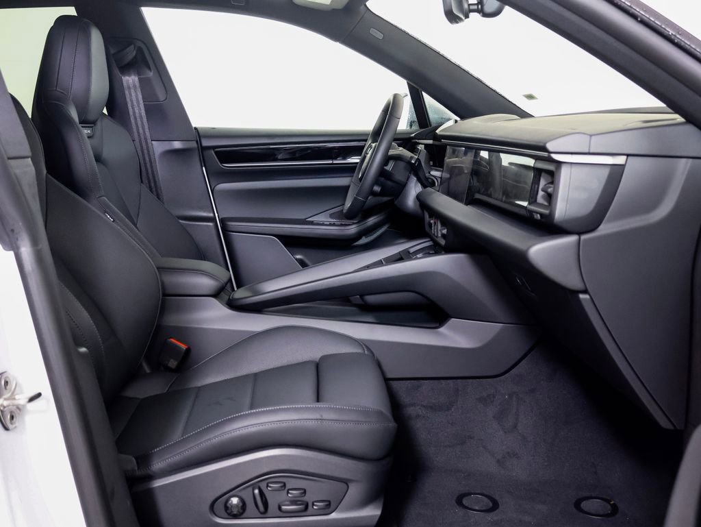 New 2026 Porsche Macan 4 Electric AWD/4WD image 27