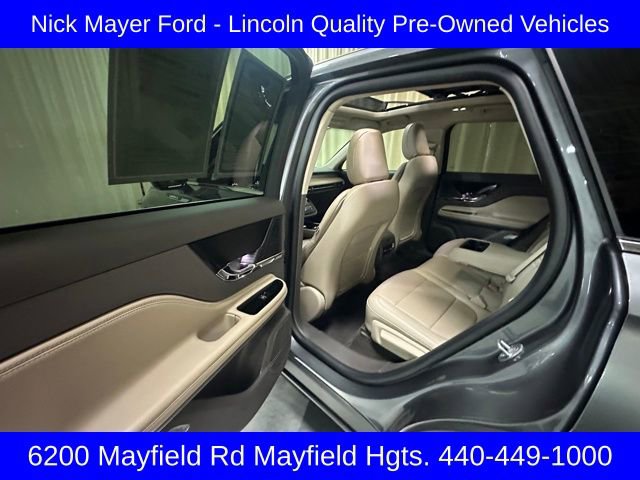 Used 2022 Lincoln Corsair Standard w/ Premium Package image 17