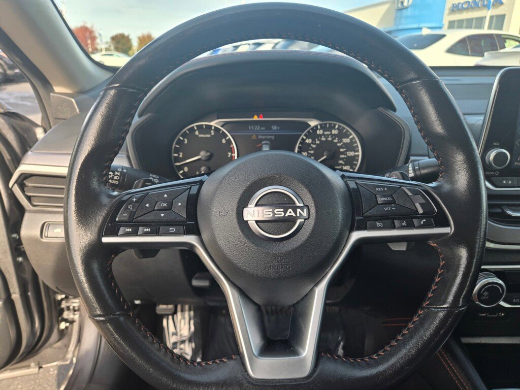 Used 2024 Nissan Altima 2.5 SR image 25