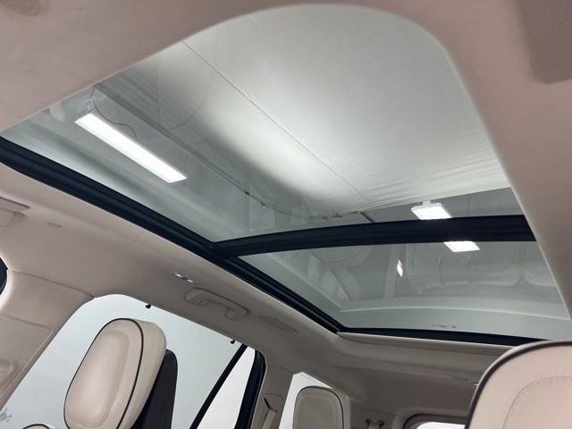 Certified 2023 Lincoln Aviator Black Label w/ Class IV Trailer Tow Package image 24