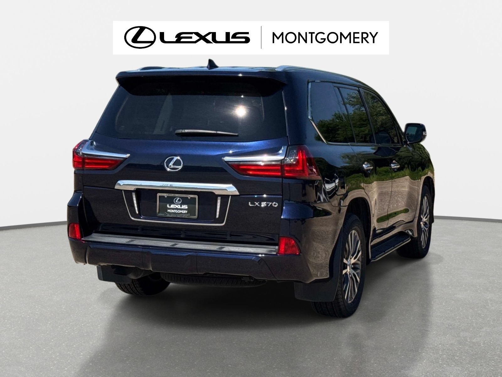 Used 2019 Lexus LX 570 4WD w/ Luxury Package image 3