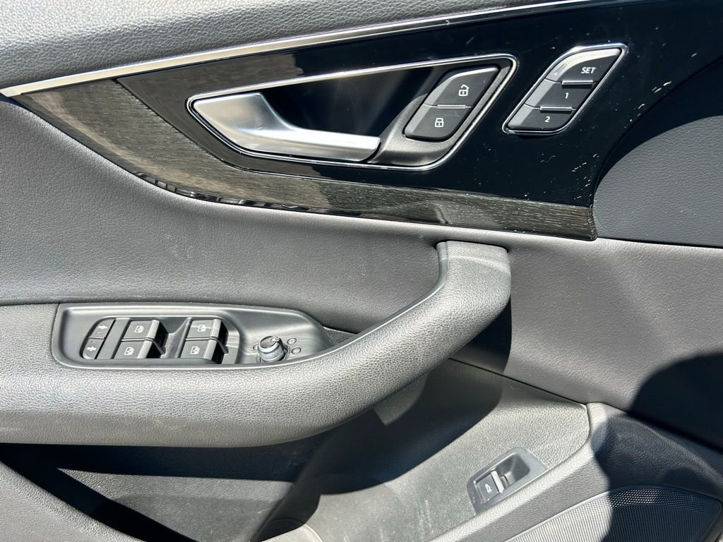 Used 2017 Audi Q7 3.0T Premium Plus image 23