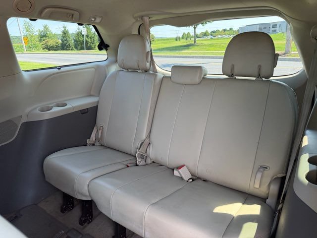 Used 2014 Toyota Sienna XLE w/ Entertainment Package AWD/4WD image 23