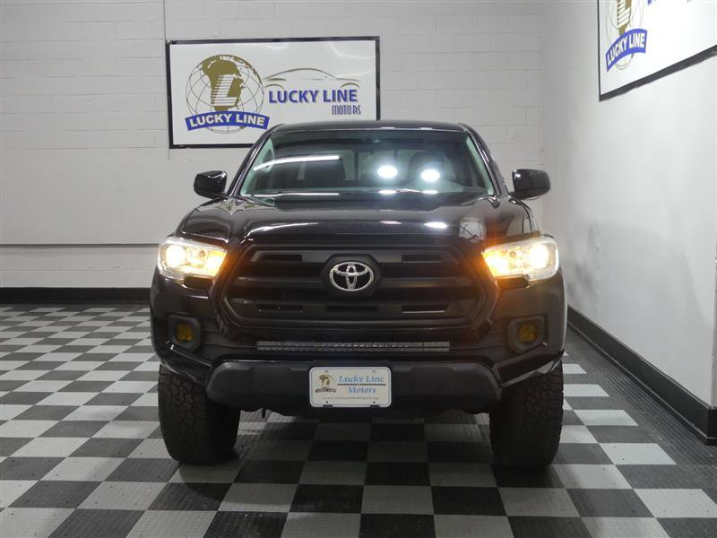 Used 2017 Toyota Tacoma SR image 2