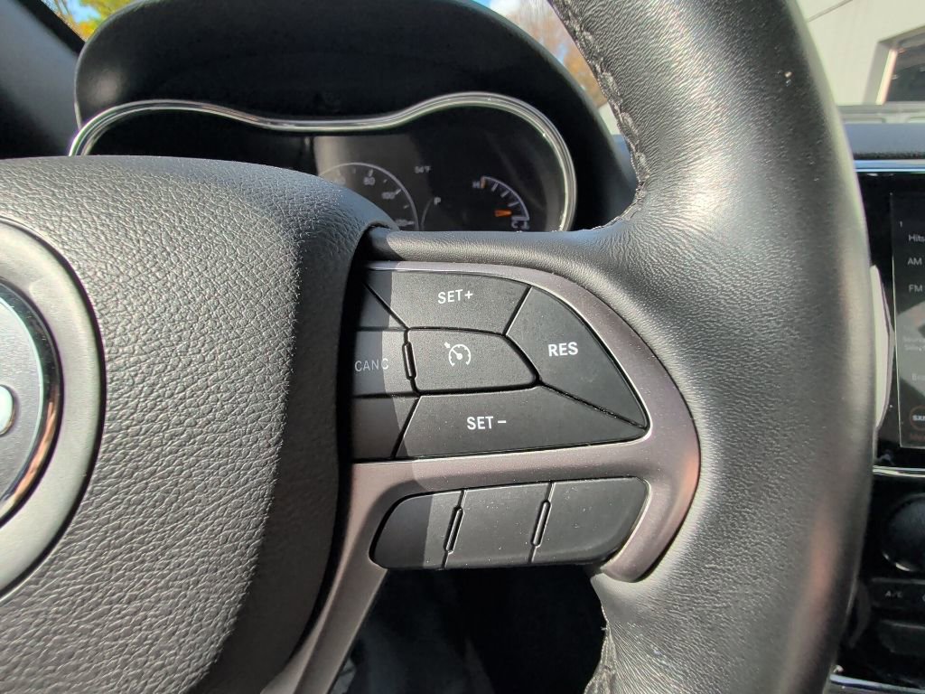 Used 2021 Jeep Grand Cherokee Laredo X image 19