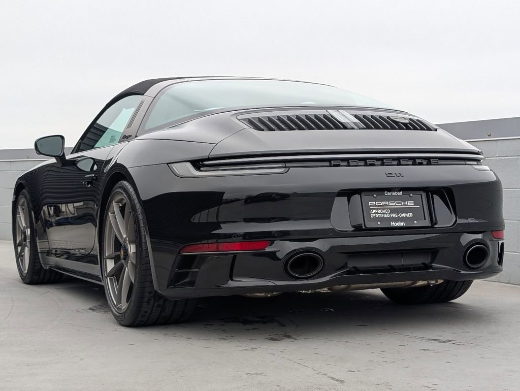 Used 2024 Porsche 911 image 3