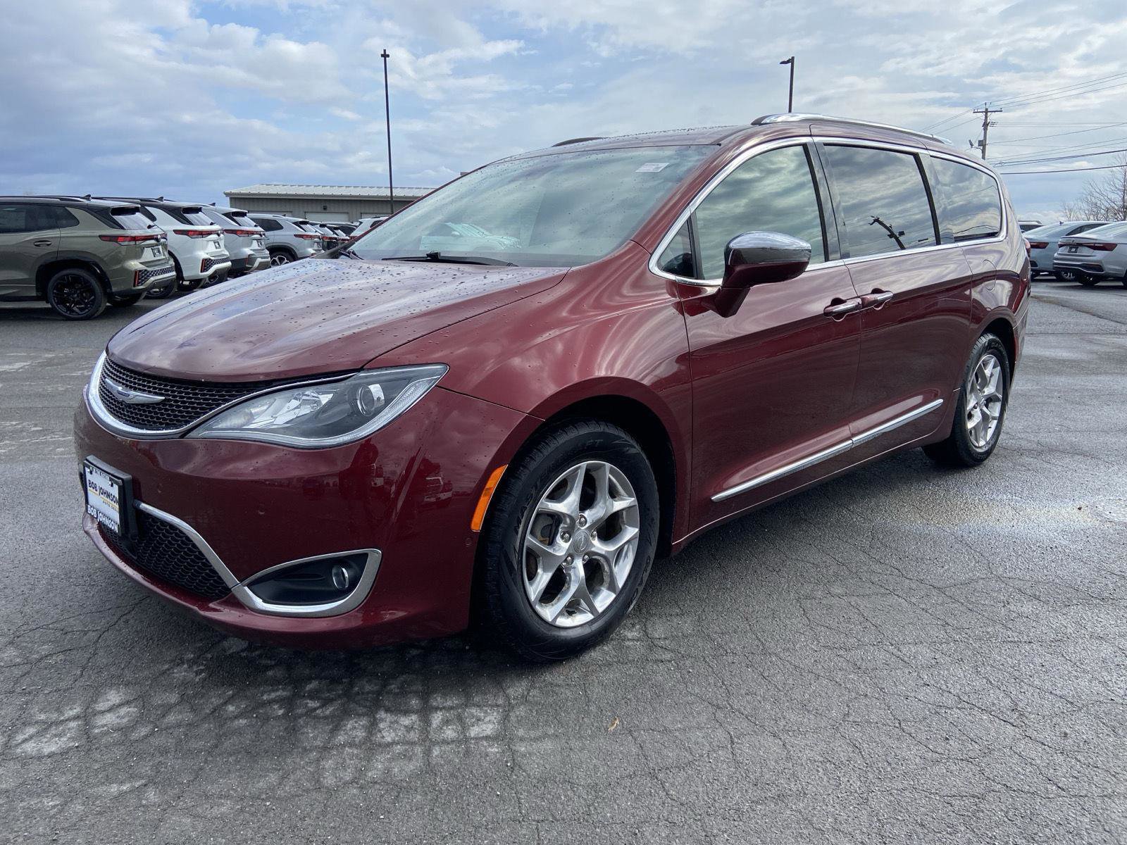 Used 2019 Chrysler Pacifica Limited w/ Advanced Safetytec Group image 4