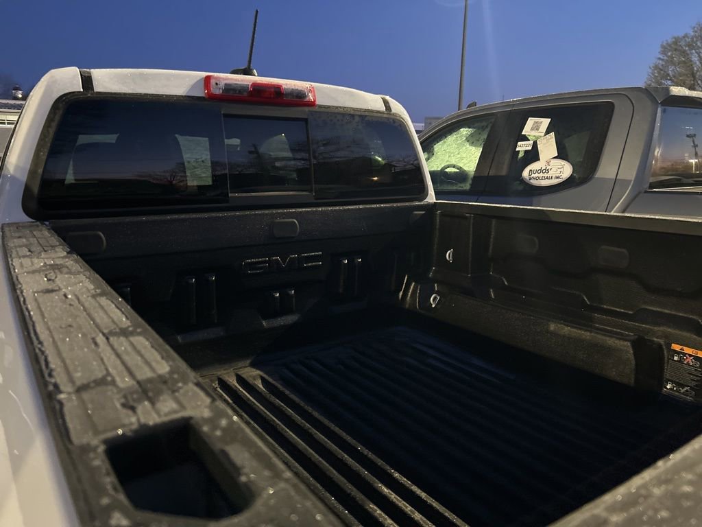 Used 2024 GMC Canyon Elevation w/ Convenience Package image 9