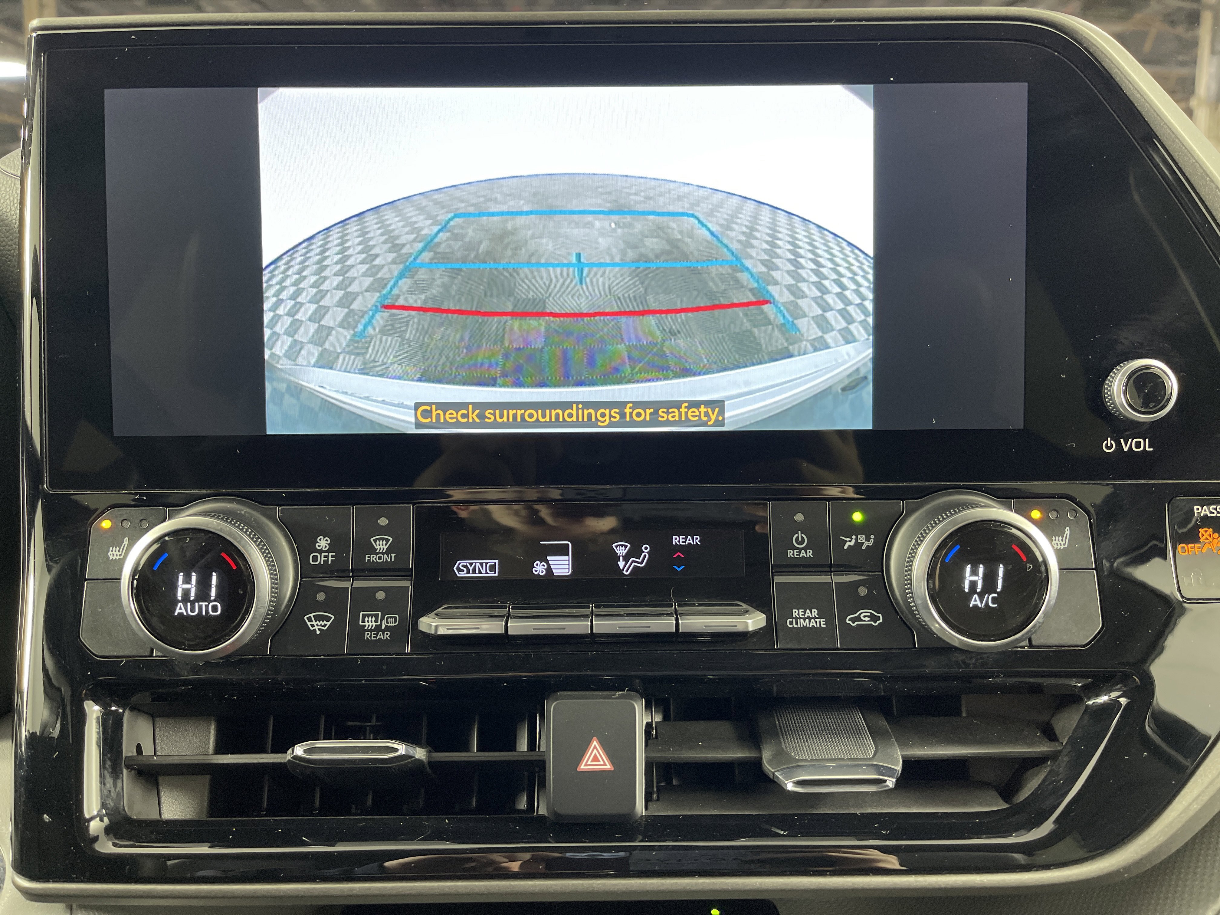 Used 2023 Toyota Highlander XLE image 23