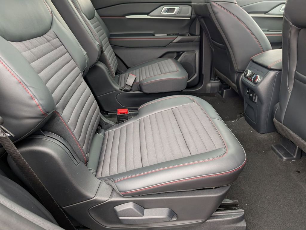 New 2026 Ford Explorer ST-Line w/ ST-Line Street Pack image 42