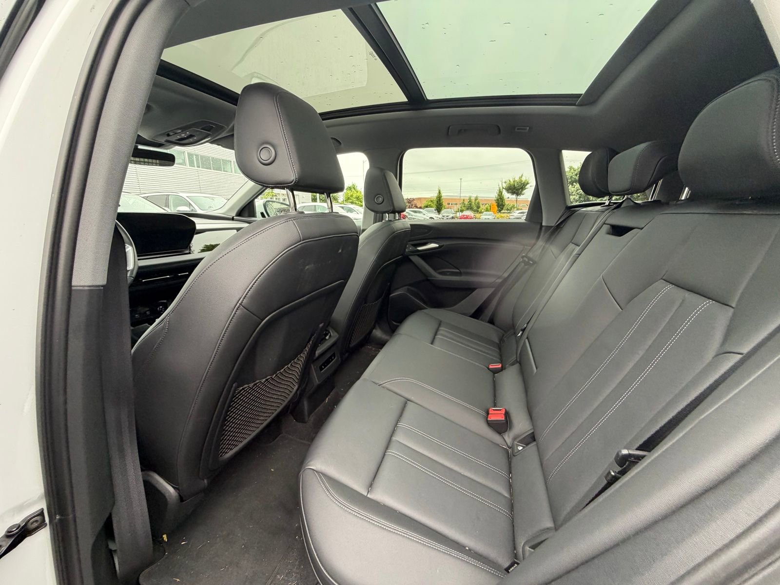 Used 2025 Audi Q6 e-tron Premium RWD image 8