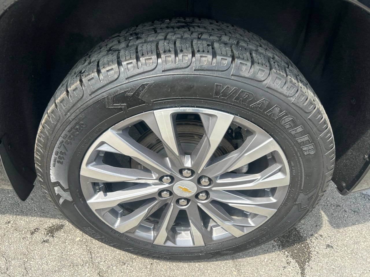 Used 2023 Chevrolet Traverse Premier AWD/4WD image 10