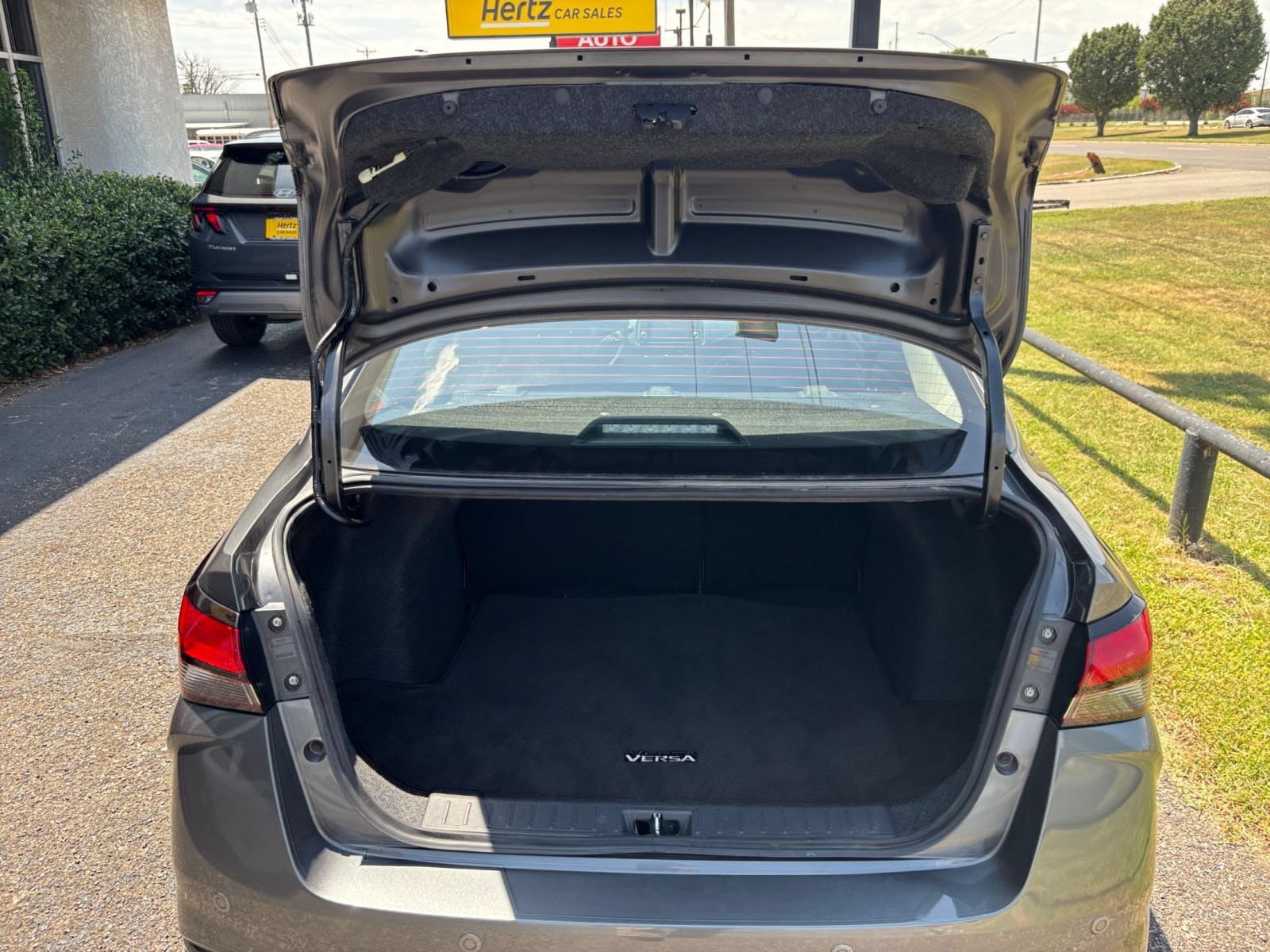 Used 2025 Nissan Versa SV FWD image 29