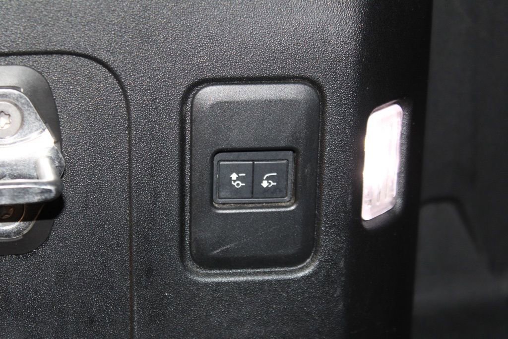 Used 2020 Land Rover Defender 110 X AWD/4WD image 50