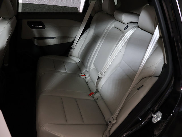 Used 2023 Nissan Rogue SV w/ SV Premium B Package FWD image 13