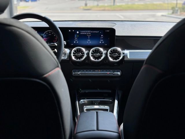 Used 2026 Mercedes-Benz GLB 250 4MATIC image 31