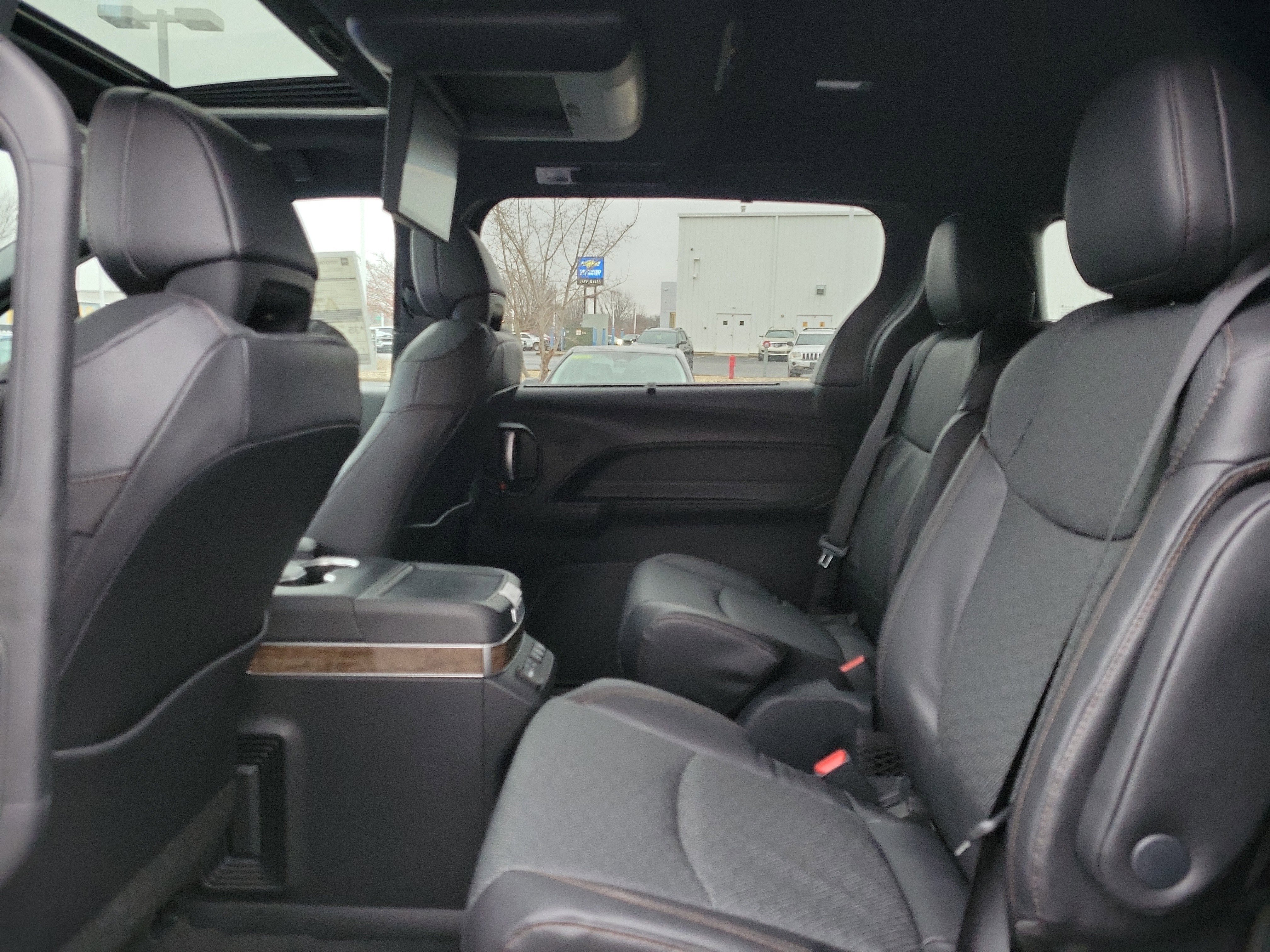 New 2026 Toyota Sienna Platinum image 15