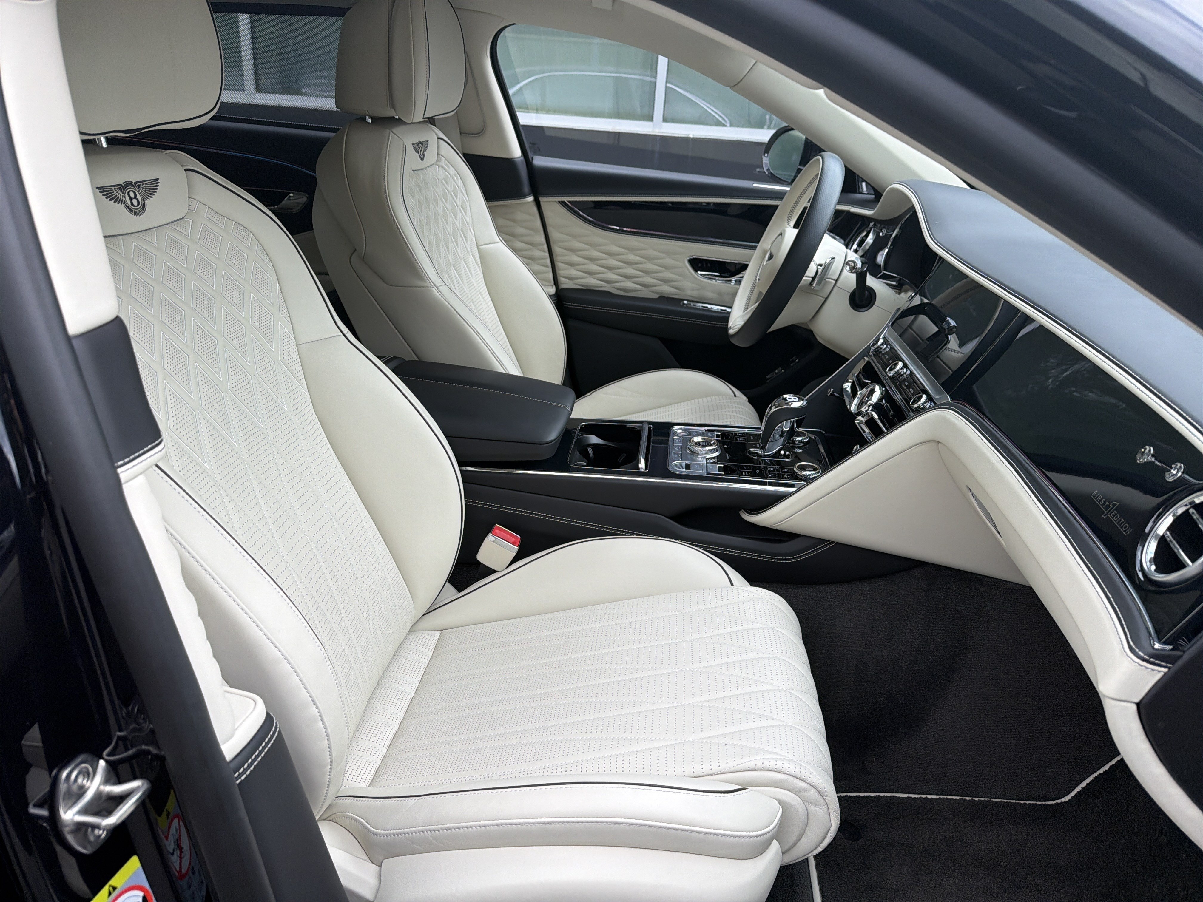 Used 2021 Bentley Flying Spur W12 AWD/4WD image 2