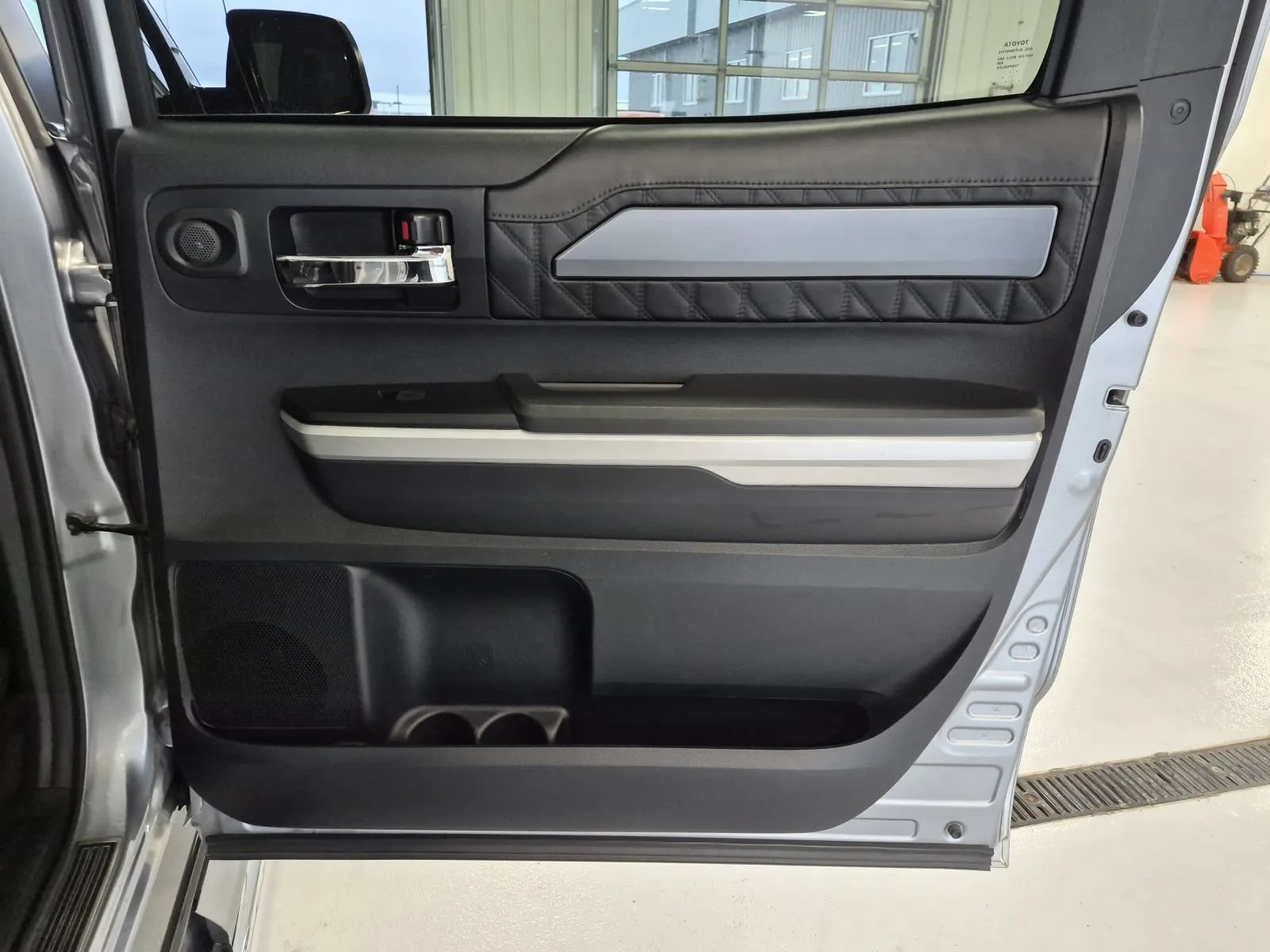 Used 2014 Toyota Tundra Platinum RWD image 16
