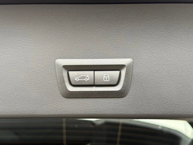 Used 2025 BMW X3 xDrive30i w/ Convenience Package image 16