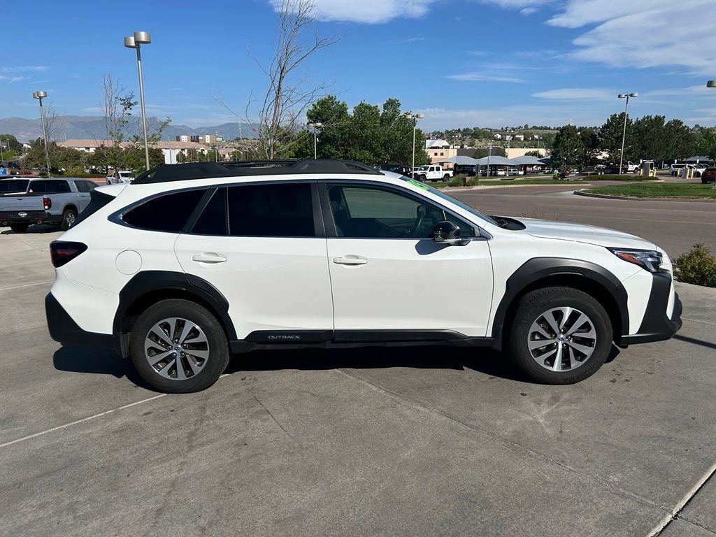 Used 2025 Subaru Outback Premium w/ Popular Package #1 AWD/4WD image 9